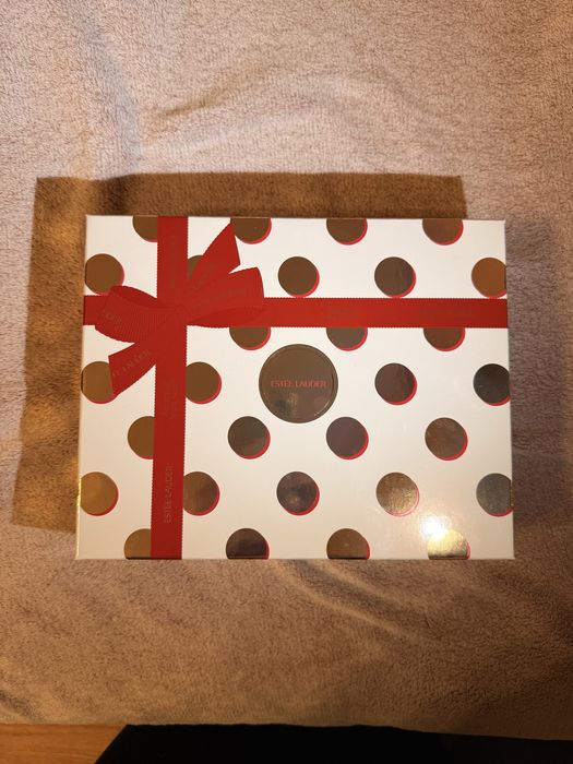 Козметични комплекти Estee Lauder и Lancome