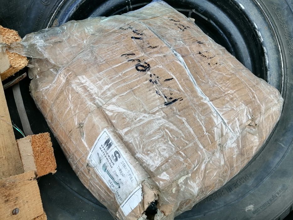 Продам Болт М16×70