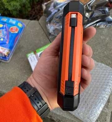 Соларна Външна Батерия POWERBANK Schwaiger 10000mah + Фенерче и Компас