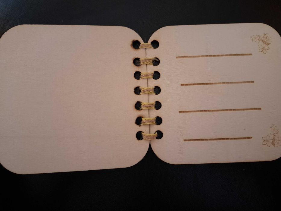 Картички от дърво