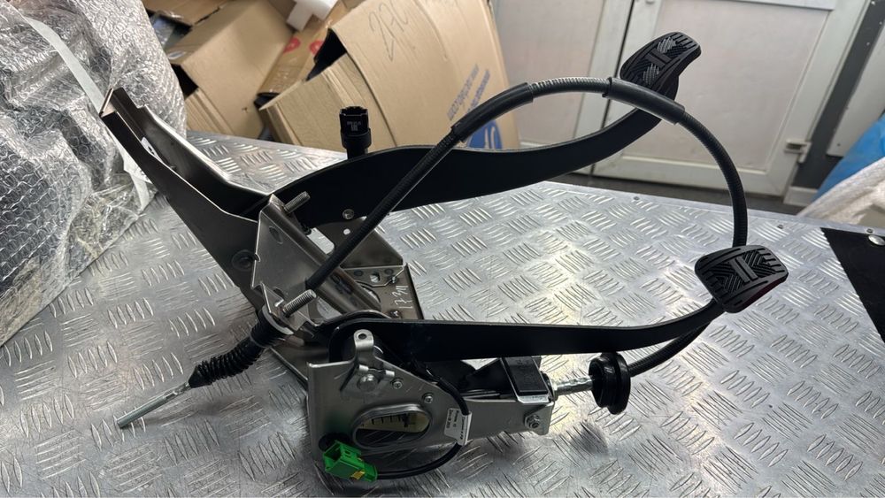 Педаль сцепления лада кранштейн гранта калина 2 гранта фл lada kalina