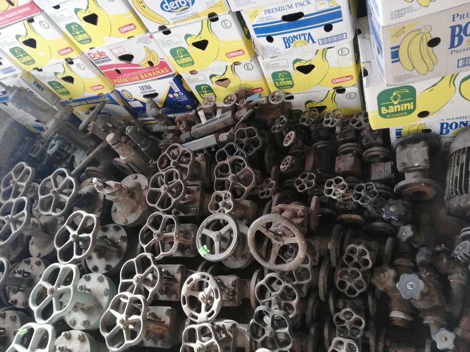 Продавам чугунени спирателни кранове от Ф20 до Ф125мм