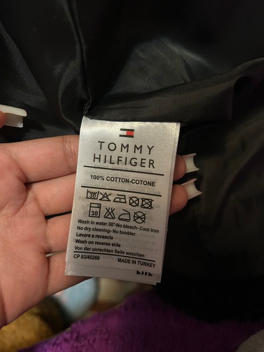 Geacă Tommy Hilfiger cu glugă, nouă cu eticheta