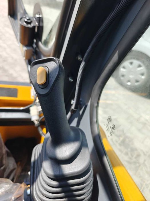 Мини челни товарачи Lonking CDM 303