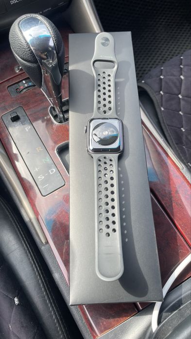 Apple watch se Nike 44мм оригинал