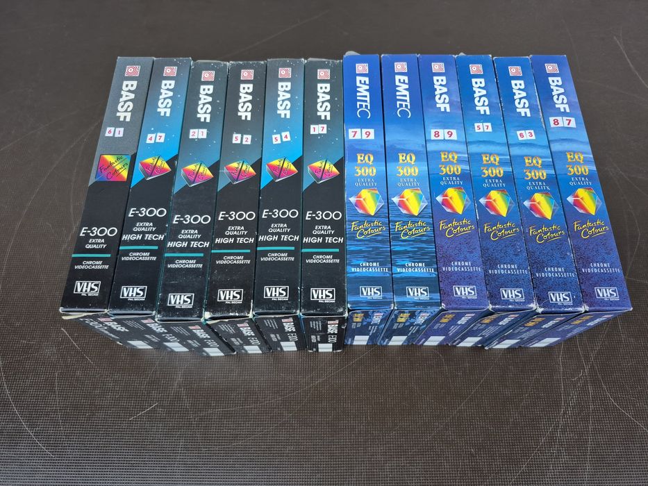 Vând 12 casete video VHS originale Basf de 300 minute ( 5 ore)cu filme