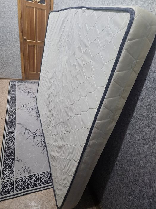 Продам матрас 1,60×2 метра