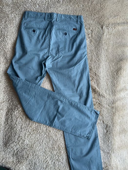 Pantaloni– slim fit (casual / smart casual)