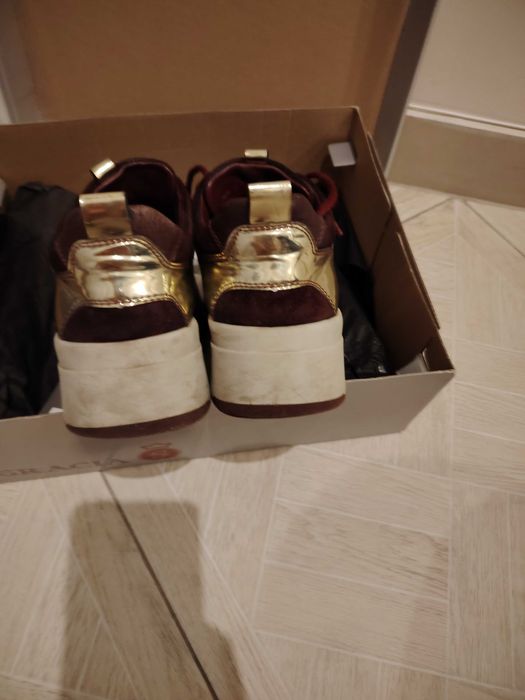 Спортни обувки естествена кожа