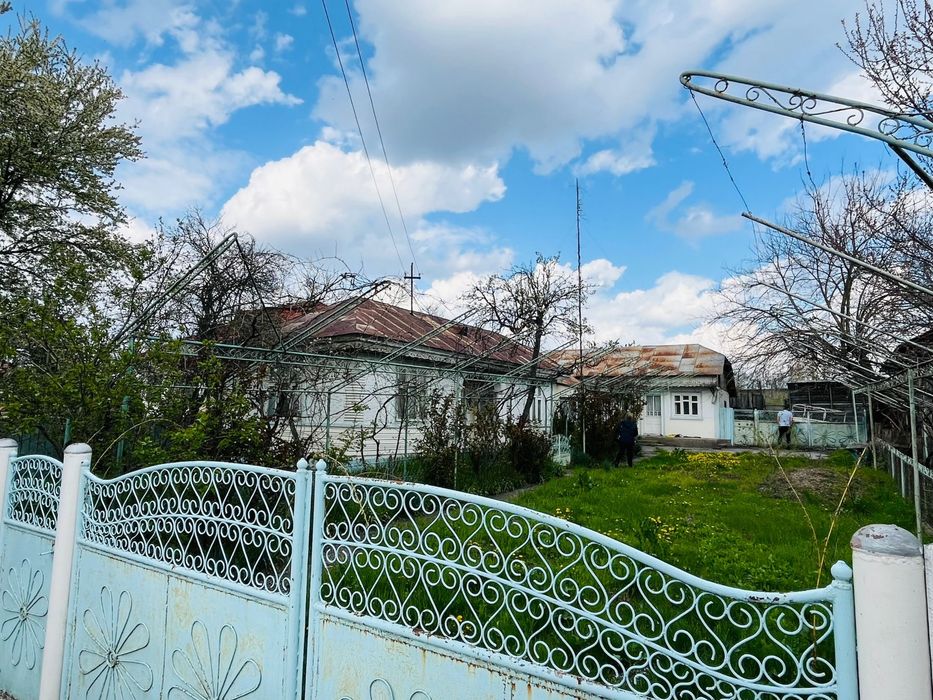 Teren cu casa - Barcea