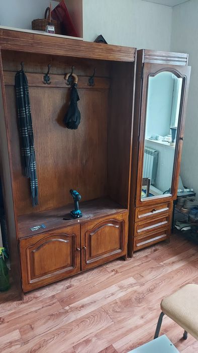 Продам шкаф вешалка в прихожую