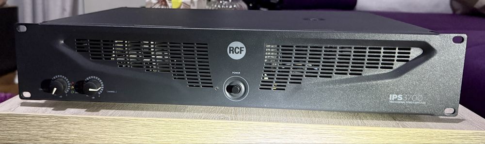 Vand amplificator  rcf ips3700