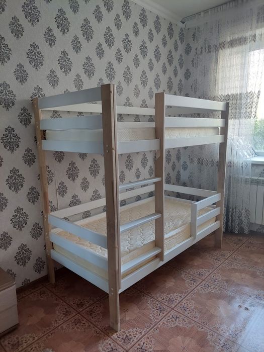 Продам кровать двух ярусная