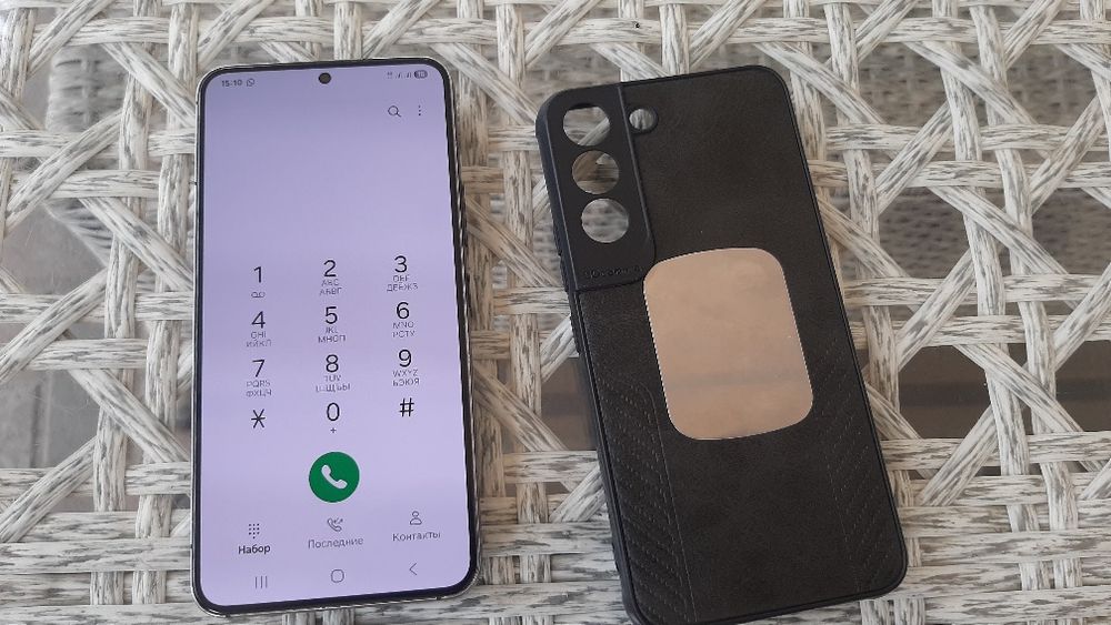 Самсунг S22 256г