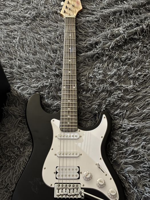 электро гитара и комбик