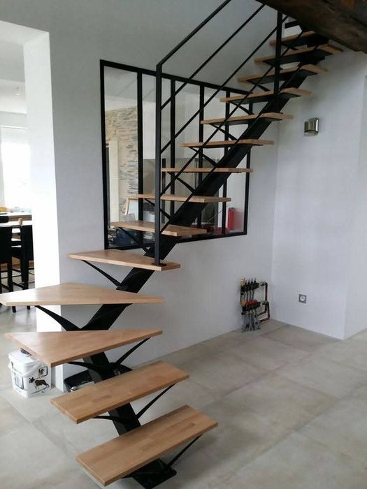 Scări metalice interioare și exterioare elegante