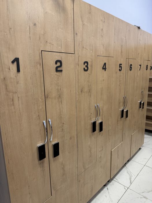 продается шкафчики для раздевалки с электронным замком
