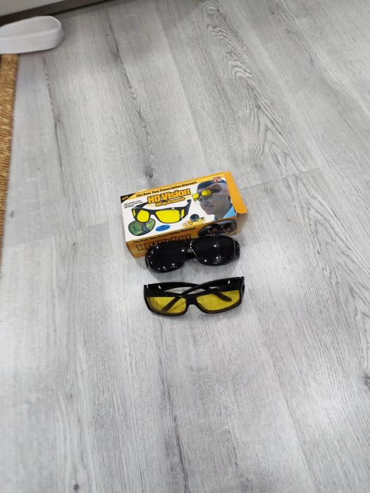 Очки солнцезащитные