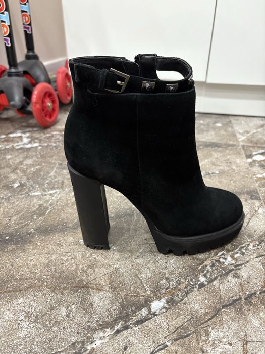 Продам ботильоны зимние