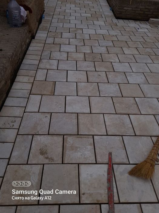 Izvestnyak korka granit Miramir tabiiy toshlari sotiladi