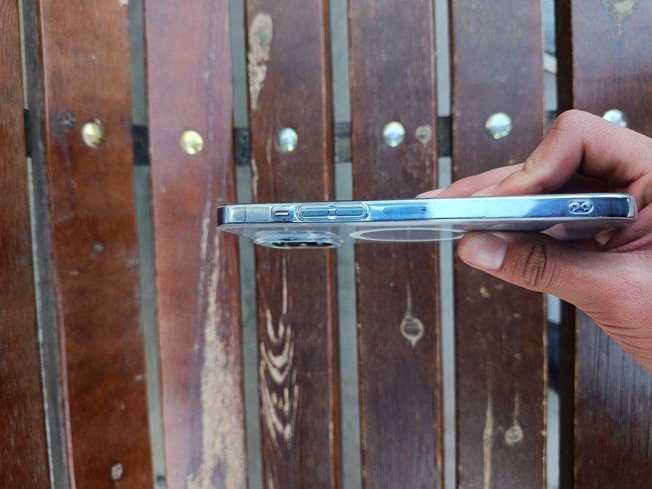 iPhone 13 pro max kafolati bilan.sotildi