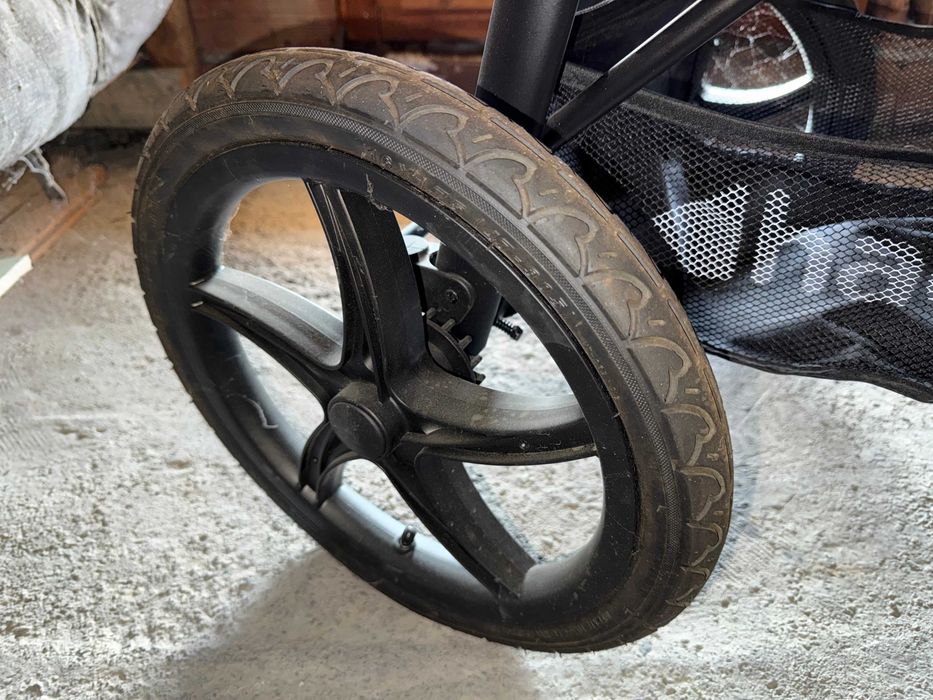 Продавам детска лятна количка триколка Hauck Runner 2