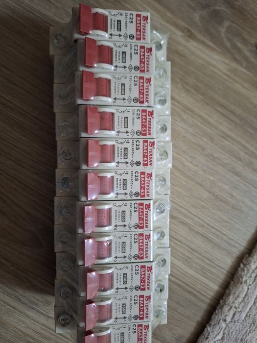 Продам Автоматические выключатели ВА47-63