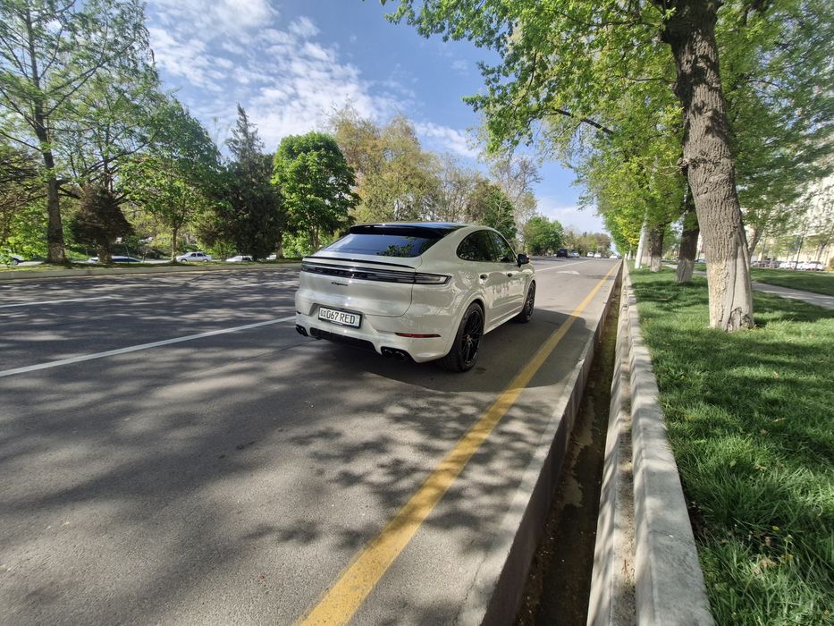 Porsche Cayenne Coupe Hybrid full paket