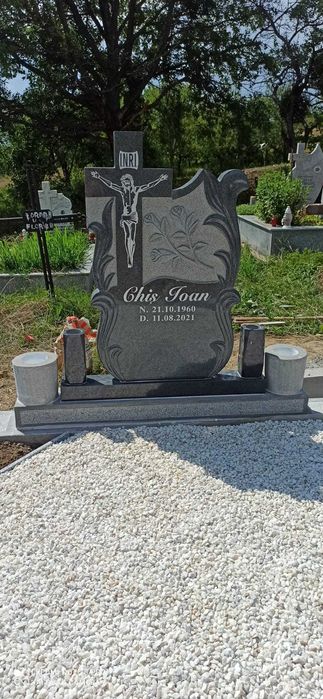 Monumente funerare!