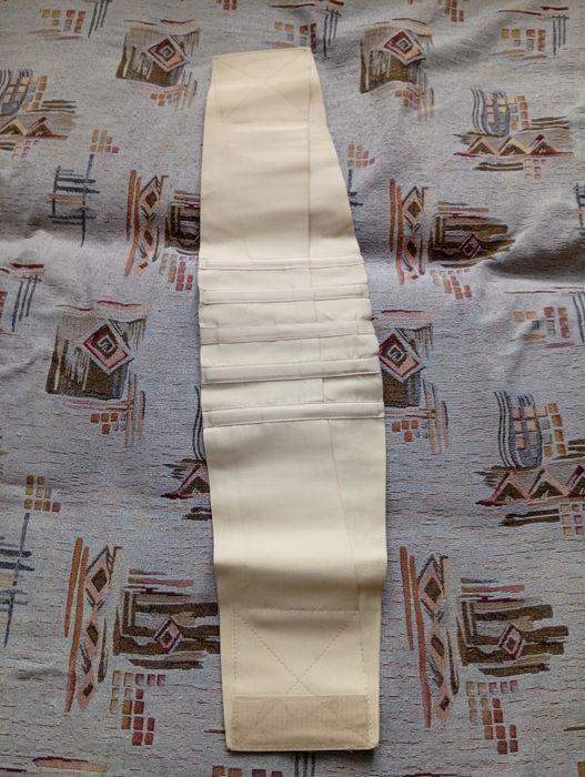 Пояс для повязки талии когда болит спина очень удобная