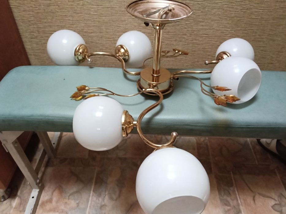 Люстра шестирожковая