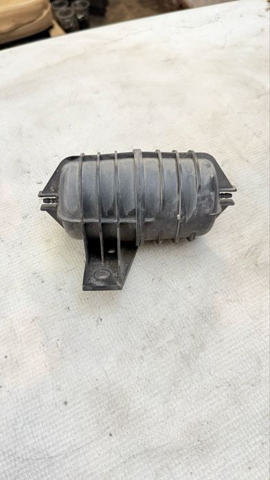 Turbocharger vacuum reservoir БМВ Е39 Е46 Е60 Е90 Е38 Е65 Е83