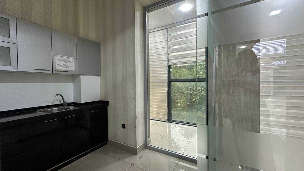 1500 кв.м Офис. Бизнес центр Ойбек Гранд мир Госпитальный 22.5 у.е