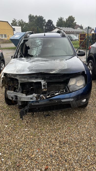 На части DACIA DUSTER 1.6i бензин 2017 година като нова много запазен