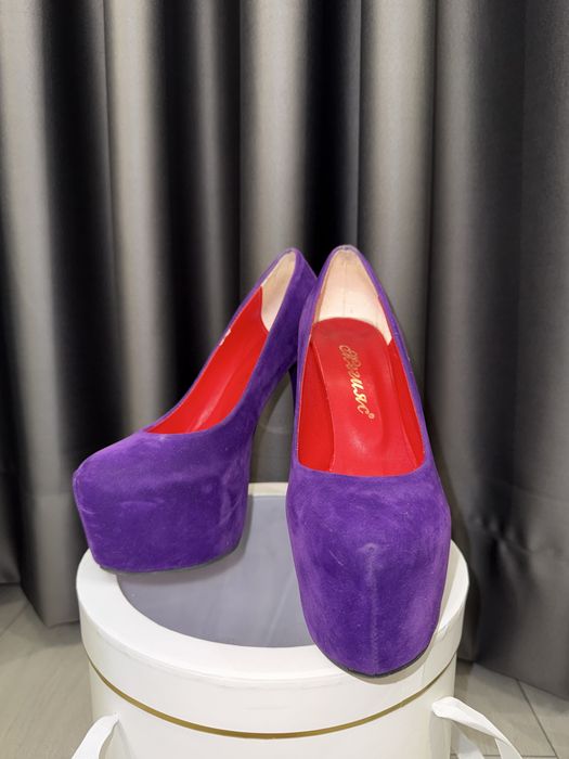 Лилави велурени обувки на висок ток - 36 номер