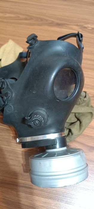 Противогаз model-4