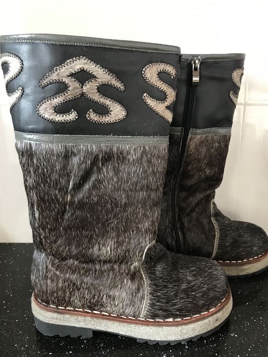 Продаётся угги, унты, сапоги