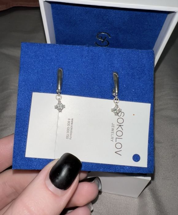 Серьги серебряные с камнями в идеальном состоянии