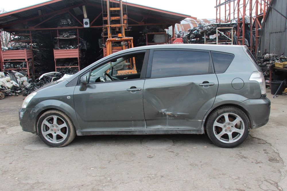 Тойота Корола Версо  2.0D-4D 177 кс само на части Toyota Collora Verso