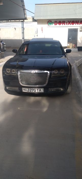 Крайслер-300. Американская авто люкс.