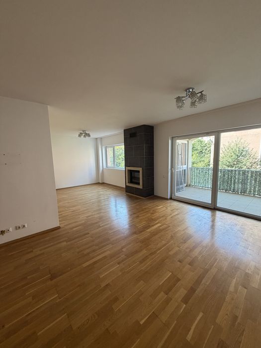 Apartament 3 camere, 130 mp, terasă, șemineu, piscine, parcare și boxă – Ibiza Sol Pipera