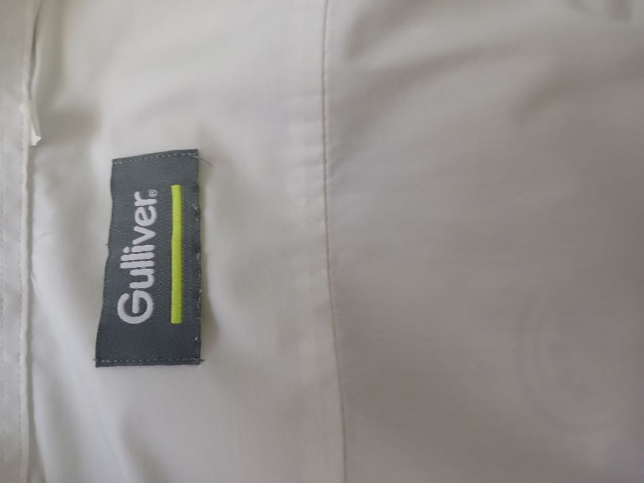 Продается новая школьная рубашка для мальчиков Gulliver