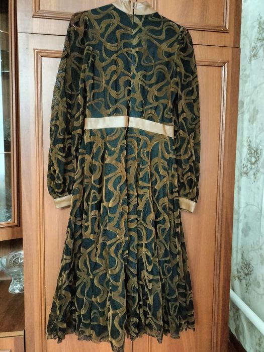 Продам платье недорого