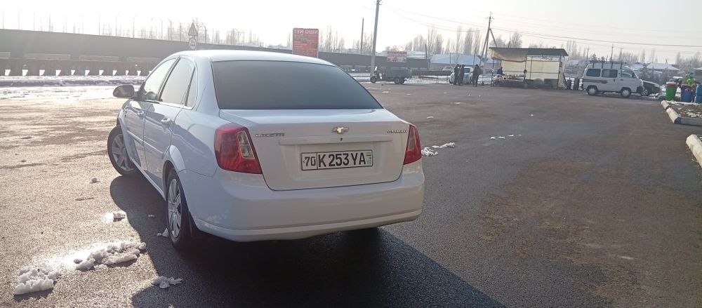 Sotiladi Chevrolet Lacetti 2013