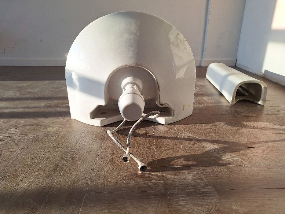 Раковина с ножкой