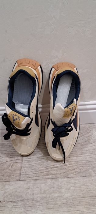 Кроссовки р 40-41, 12000