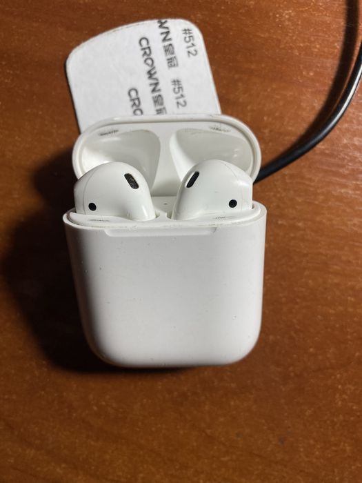Аирподс , AirPods 1