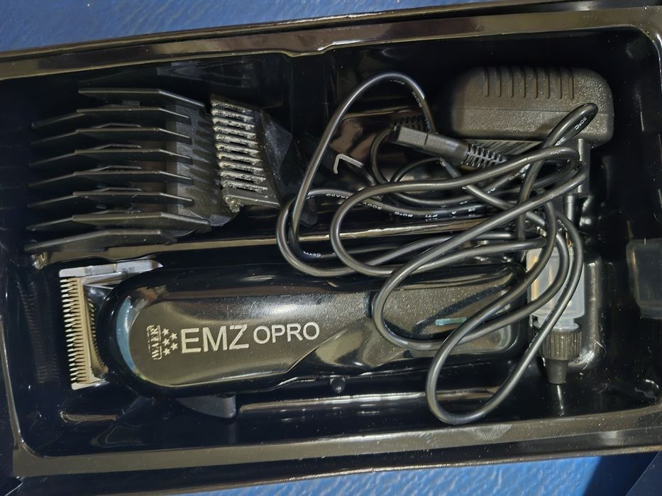 Продам м машинку для стрижкии для бритья