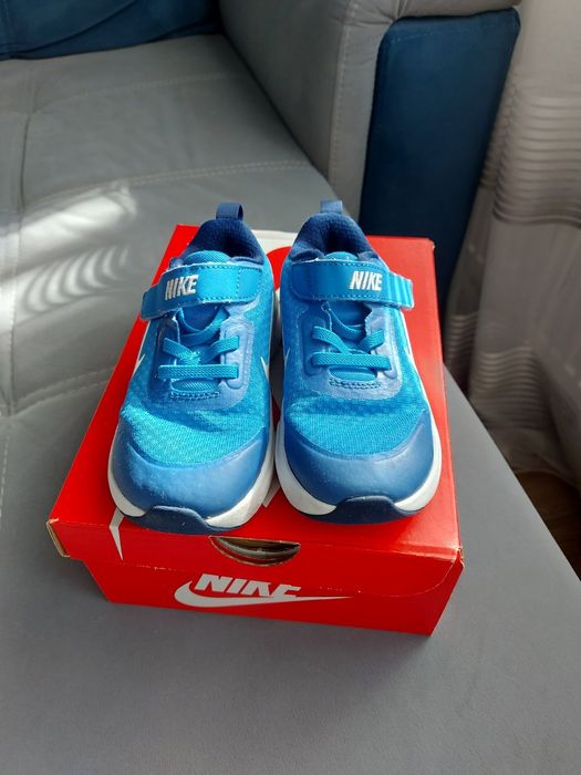 Пролетни маратонки и обувки