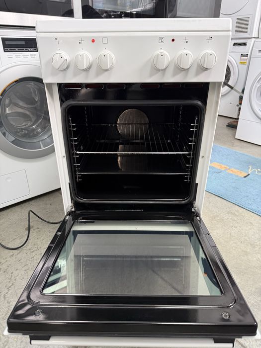 ГОТВАРСКА Печка с керамичен плот Siemens 50cm